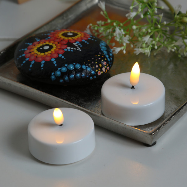 LED Maxi Teelichter - flackernde 3D Flamme - Batteriebetrieb - Timer - D: 6cm - weiß - 2er Set