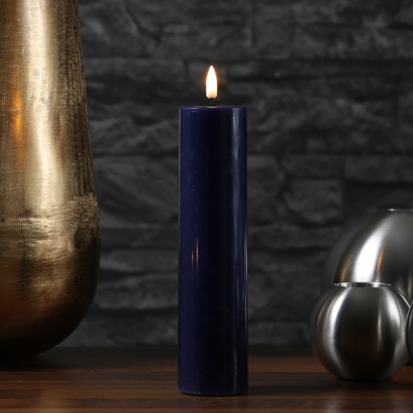 LED Stumpenkerze MIA - Echtwachs - realistische 3D Flamme - H: 20cm - D: 5cm - königsblau