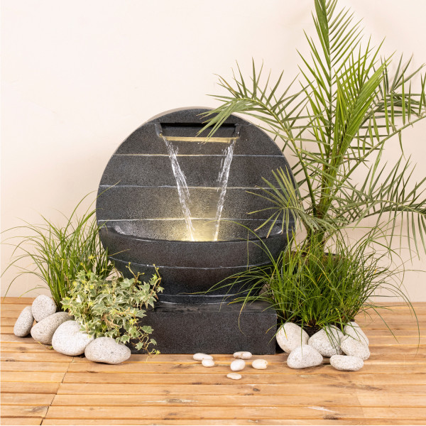 Brunnen - Gartenbrunnen mit Wasserfall - Polyresin - 6 warmweiße LED - H: 59cm - anthrazit