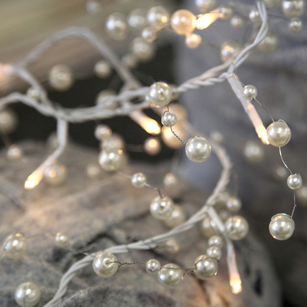 Lichterkette mit Perlen - 20 warmweiße Glühlampen - L: 1,9m - inkl. Trafo - weiß
