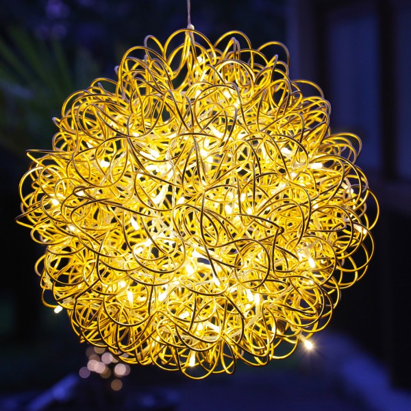 LED 3D Design Drahtkugel SPHERE - 100 warmweiße LED - D: 40cm - für Innen und Außen - gold