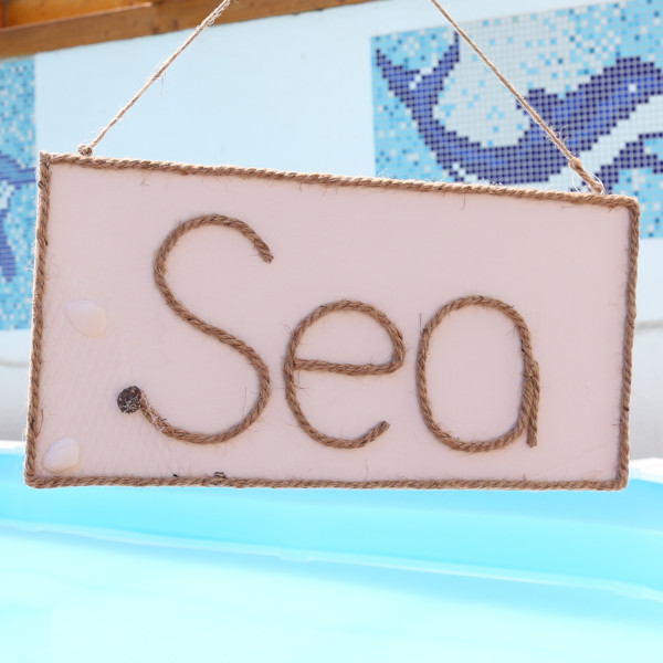 Wandschild SEA - Holzschild - Wanddeko - Schriftzug aus Juteseil - Seilhalterung - H: 20cm