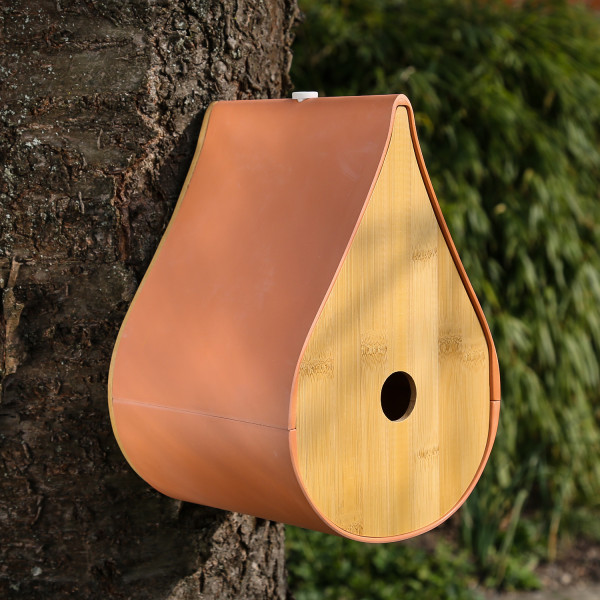 Vogelhaus - Nistkasten - Bambus - mit Aufhänger - H: 27,5cm - L: 18,5cm - orange