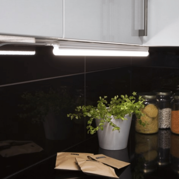 Illumination LED, S14d /300, A++ - A ca.4000 K, 80 Ra, 720 Lm, ca. 57 x 3,6 cm, 230 V / 8 W 1