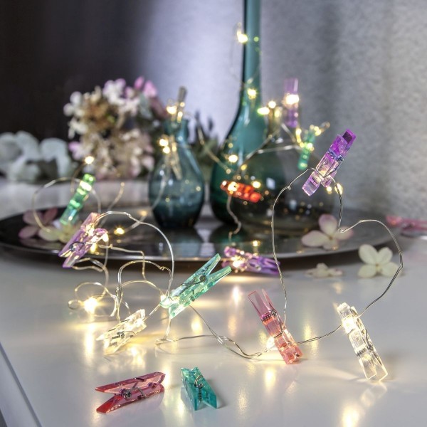 LED Clip Lichterkette - 16 Wäscheklammern - 30 warmweiße LED - L: 2,9m - Timer - Batterie - bunt